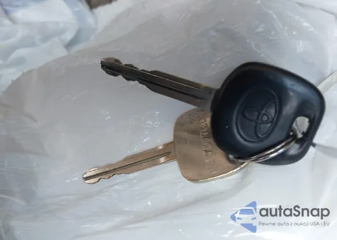 2005 Toyota Corolla Le z USA, uszkodzony, nr VIN JTDBR32EX52059142